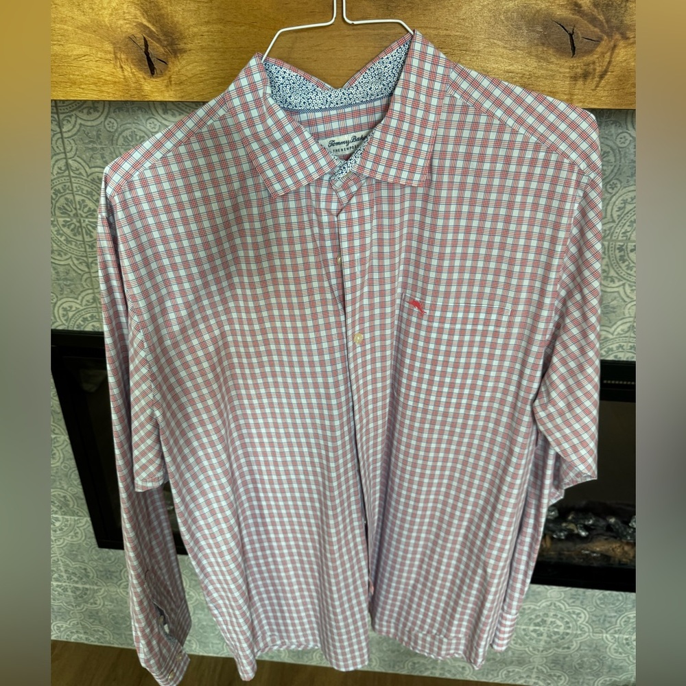 EUC men’s Tommy Bahama long sleeve button up